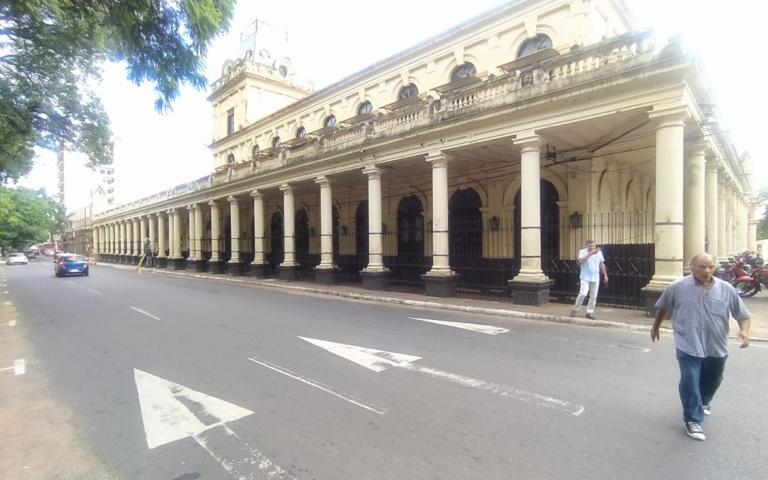 Asunción: para protegerla de destrozos, enrejaron ex estación de Ferrocarril
