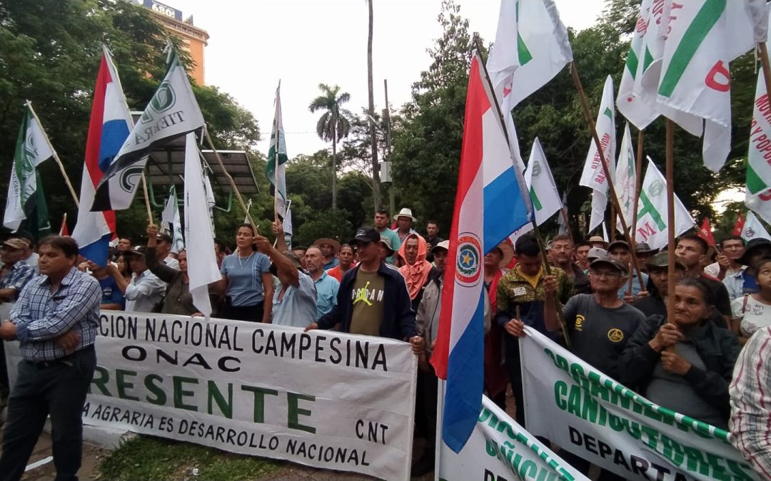 Tras llegada de campesinos a la capital, prevén marcha para este jueves