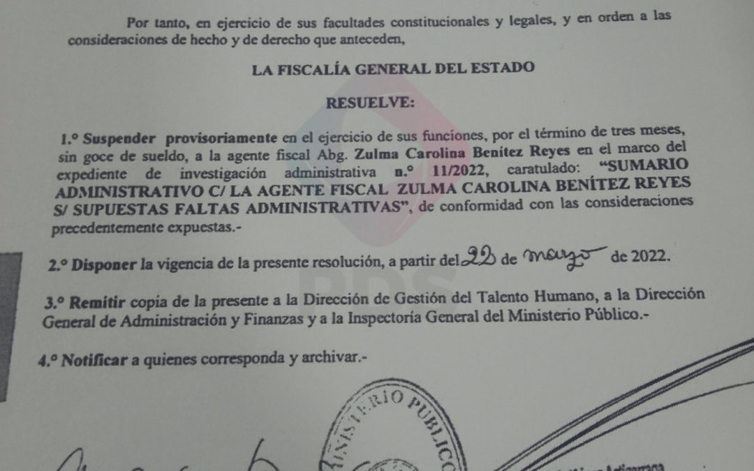 Suspenden a fiscala que ordenó enterrar en una fosa común a víctima de un accidente