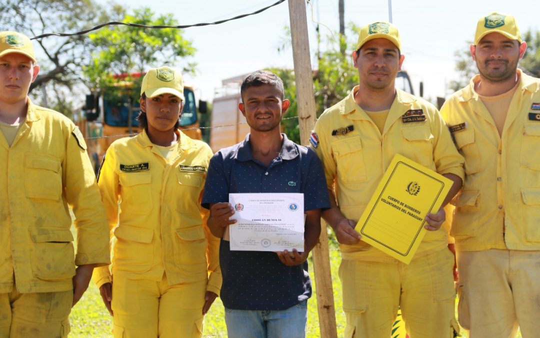 Froilán recibió distinción de Bomberos tras heroico acto