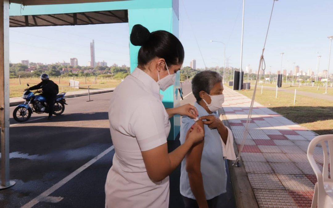Salud anuncia que desde el lunes 4 de abril aplicarán cuarta dosis anticovid