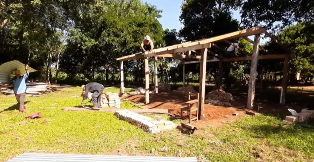 San Pedro: ante falta de apoyo del MEC, padres construyen aulas