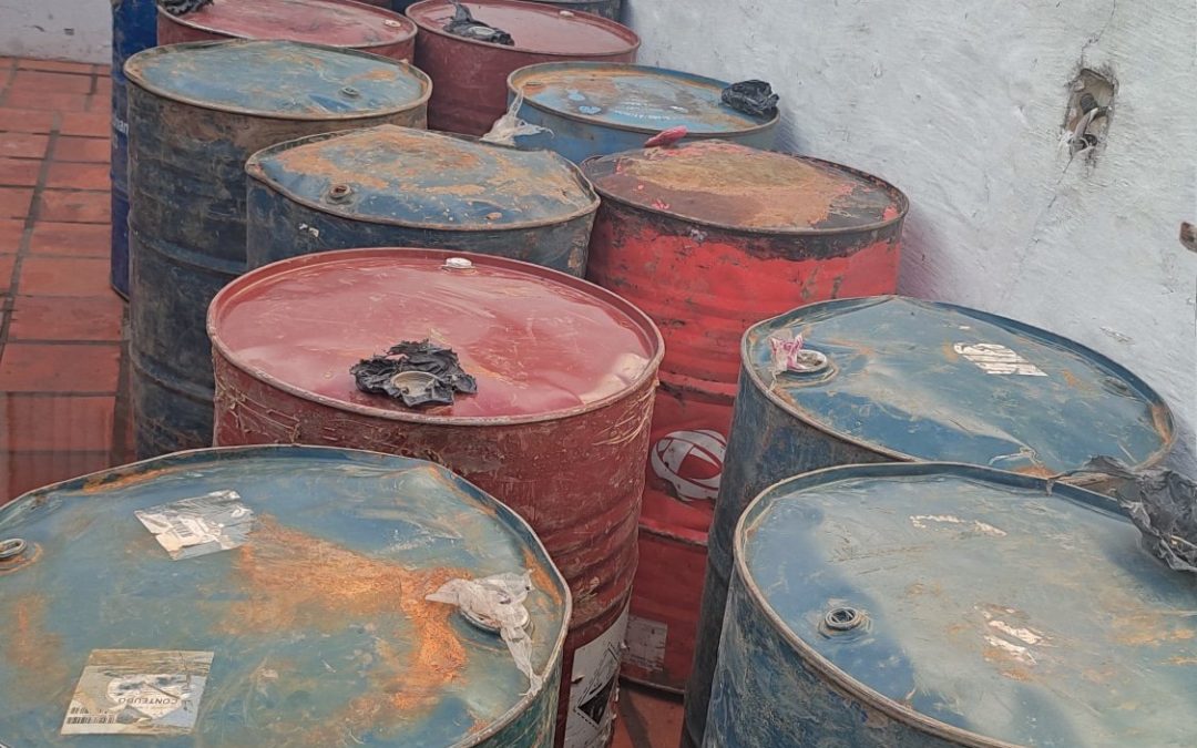 Incautan combustible de contrabando y detienen a cinco personas