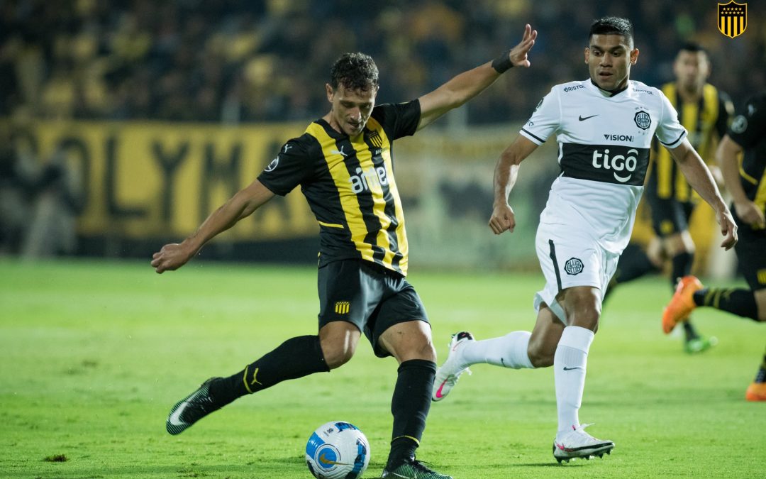 Libertadores: el Decano cayó en Uruguay ante Peñarol y es último en el Grupo G
