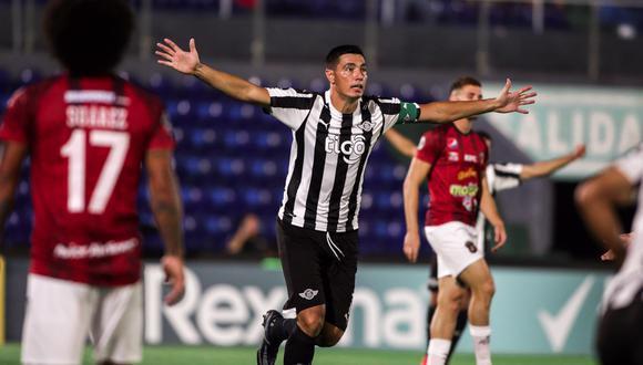 Cristian Riveros: “jugamos de local, tenemos la obligación de sumar de a tres”