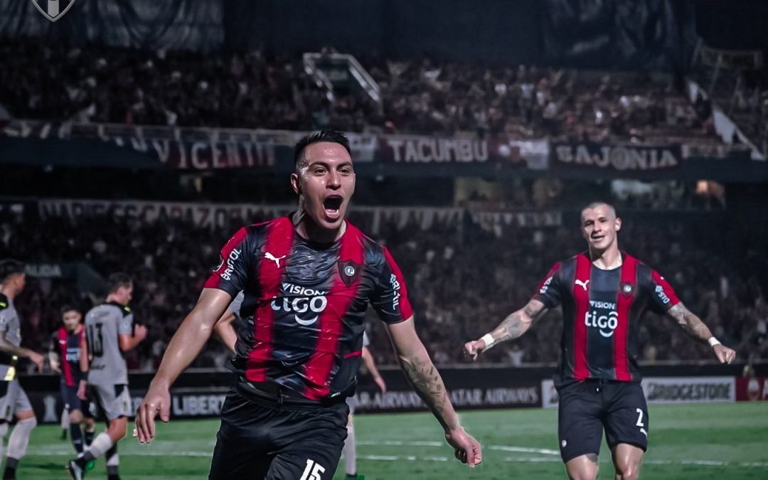 El Ciclón de barrio Obrero ganó a Peñarol y es puntero en su grupo