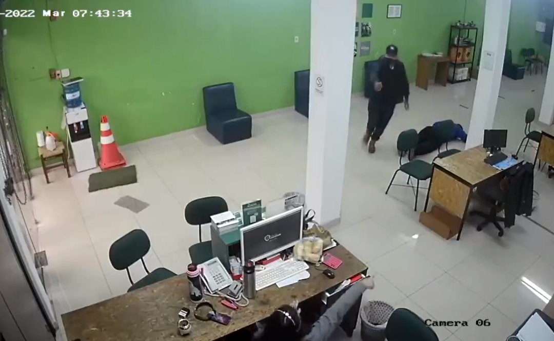 Violento asalto en Fundación Paraguaya, se llevan G. 30 millones