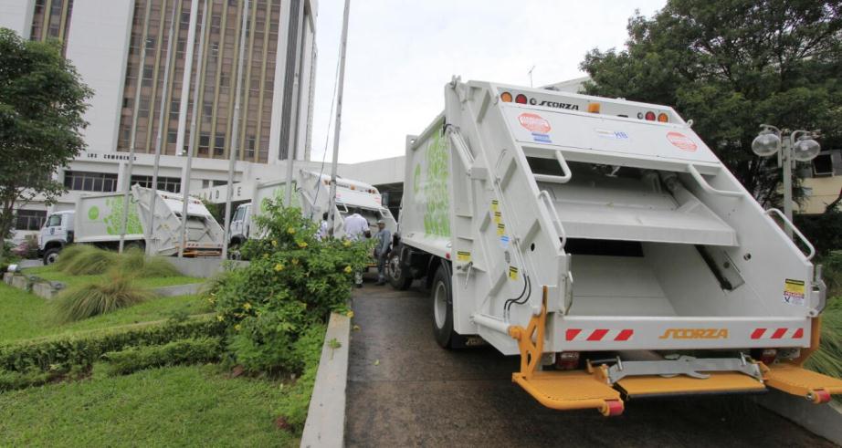Municipalidad ya no recogerá basura de entes públicos morosos