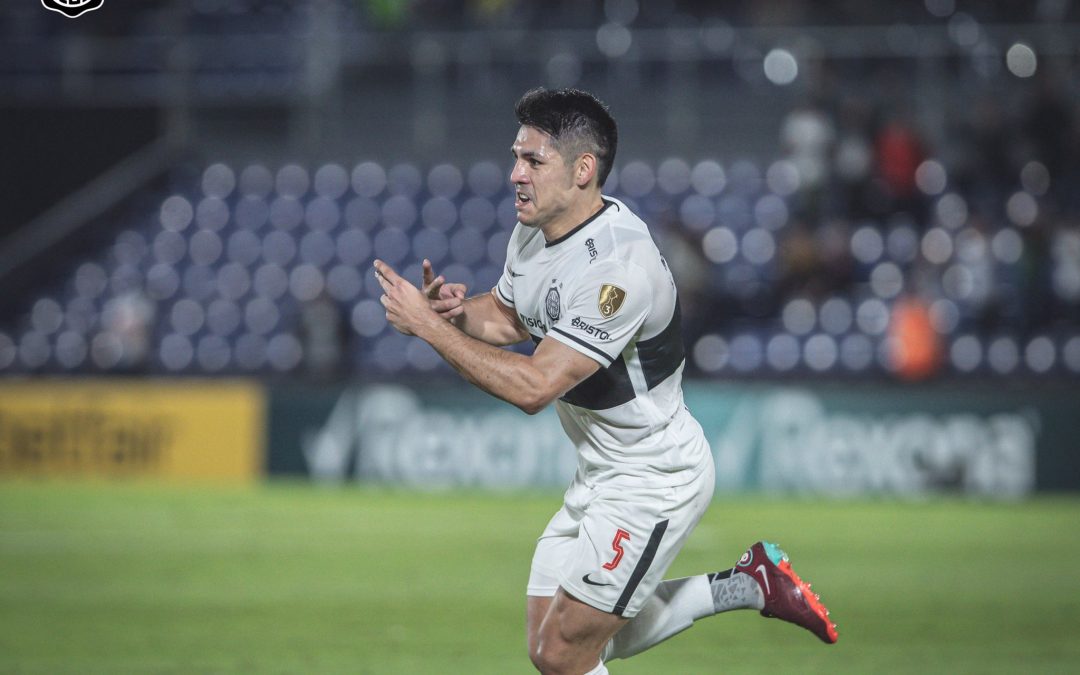 Libertadores: el Decano revivió, tras imponerse ante Peñarol por 1-0