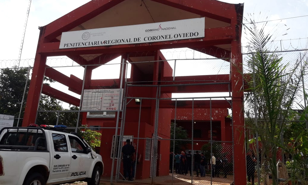 Nueve supuestos integrantes del PCC escaparon del penal de Coronel Oviedo