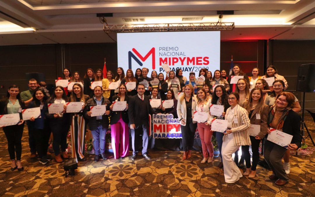 MIC entrega Premio Nacional Mipymes a 44 emprendimientos