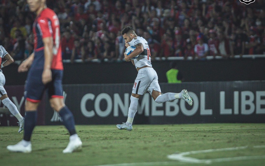 Cerro cayó en su casa ante el Decano, pero clasificó y Olimpia pasó a la Sudamericana