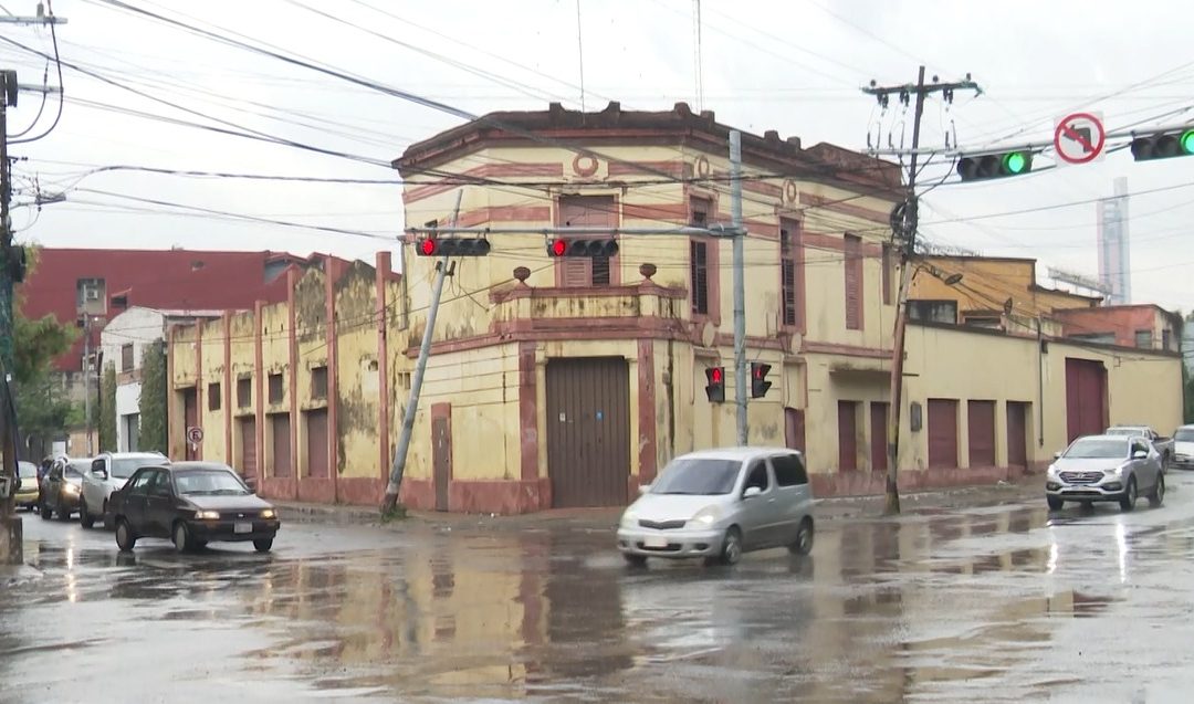Buscan atajar demolición de histórico edificio de Asunción