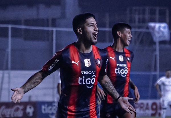 El Ciclón busca reforzar plantel con jugadores semejantes a Sergio Díaz y Robert Morales