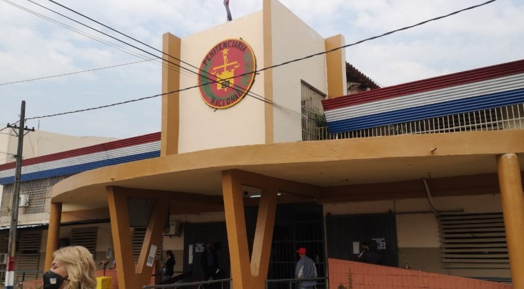 Confirman que otro recluso se fugó de Tacumbú y separan del cargo a director