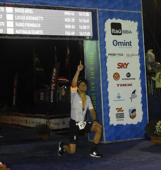 ¡Con frío y lluvia, NutriDiego completó 226 km del Iron Man en Brasil!
