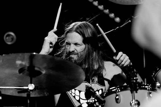 Foo Fighters ofrecerá dos conciertos en tributo al baterista Taylor Hawkins