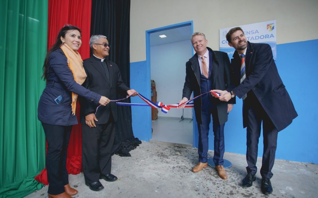 “Ambitec”: inauguran prensa compactadora de reciclaje en colegio capitalino