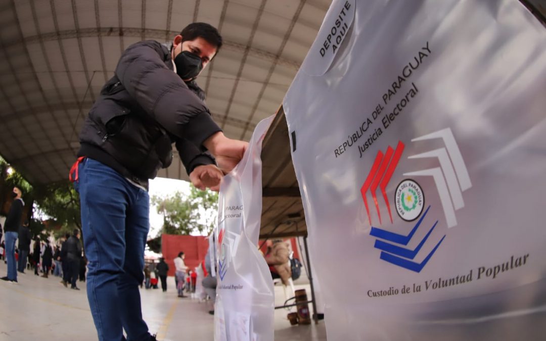 Según encuestador, oposición no tiene chances contra la ANR “en un futuro cercano”