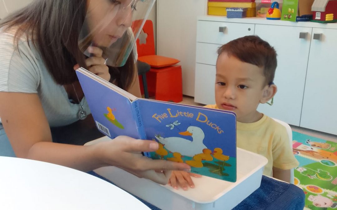 Elías, de dos añitos, necesita de costoso implante para escuchar y hablar