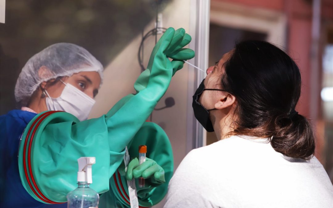 En comparación a la región, Salud considera que el país atraviesa pico de casos por covid