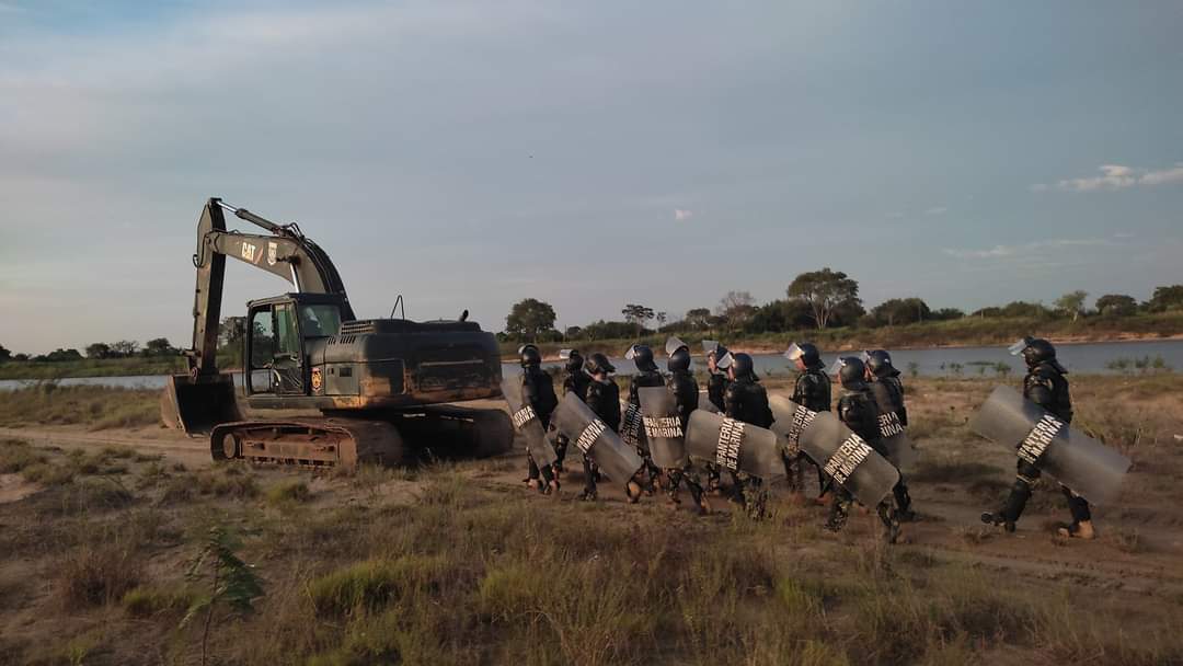 Operativo anticontrabando: destruyen caminos clandestinos en Itá Enramada