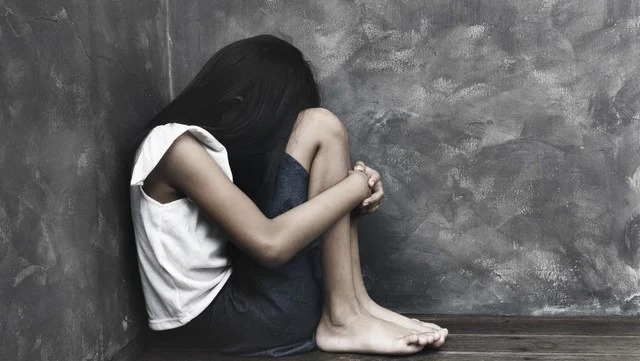 Niña habría quedado embarazada tras ser abusada por su padre