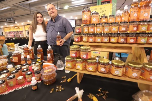 “Emprende shopping”: mipymes realizan feria este miércoles