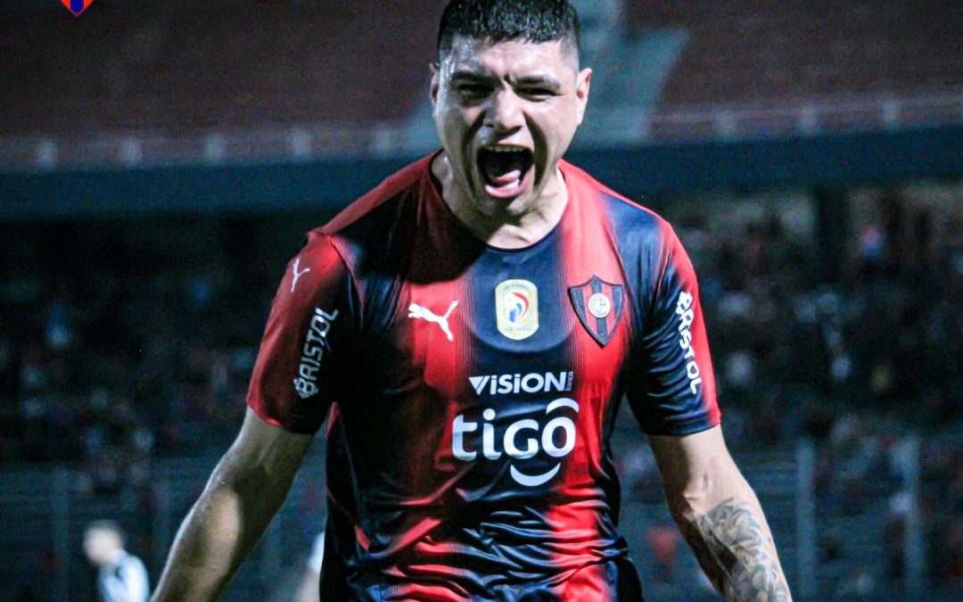 Aquino, suspendido por 2 partidos y multa, tras expulsión y polémico gesto ante Libertad