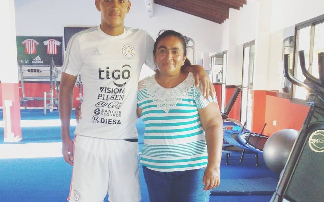 “Choco” Fernández jugará en Rusia: hasta hace poco, vendía frutas y verduras con su madre