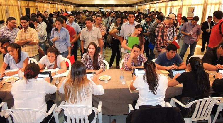 La odisea de conseguir el primer empleo: 500.000 jóvenes no logran encontrar trabajo