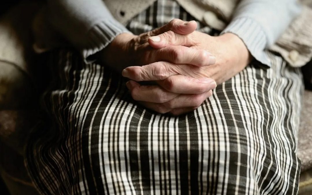 Nieto maltratador condenado a 3 años de cárcel: hacía pasar hambre a su abuela