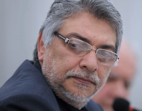 Fernando Lugo “abrió los ojos” y empezarán a retirarle los sedantes, adelantó Querey