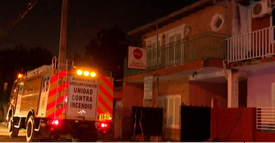 Roque Alonso: Incendio consumió por completo habitación de una vivienda