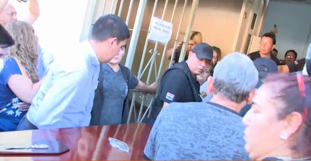 “Los asesinos merecen tumba y olvido”: Repudian ingreso del ataúd del excabecilla del EPP al Buen Pastor