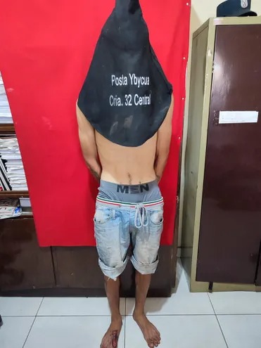 Atrapan a pareja de la joven que habría matado a su padrastro