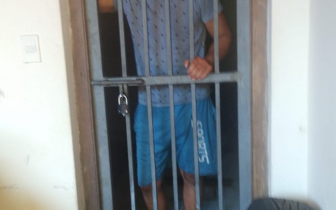 Agredió a su esposa en plena fiesta de cumpleaños por no “pedir permiso”