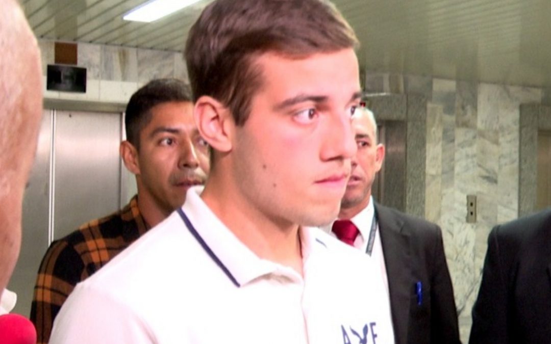 Otorgan prisión domiciliaria a Héctor Grau, presunto agresor de Benjamín Zapag