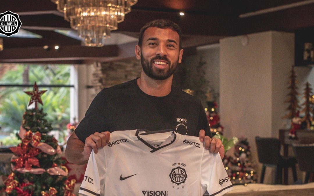 El Decano presentó a su segundo refuerzo: Ramón Martínez