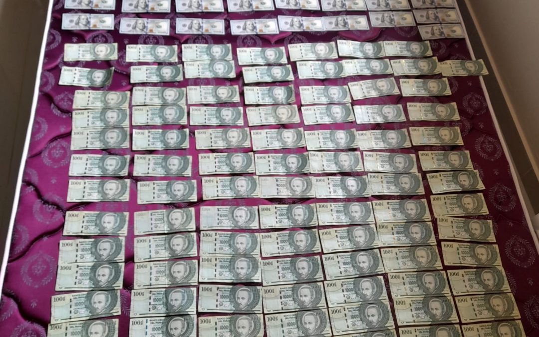 Hallan USD 6.500 y armas en vivienda de presunto autor de robo de avioneta