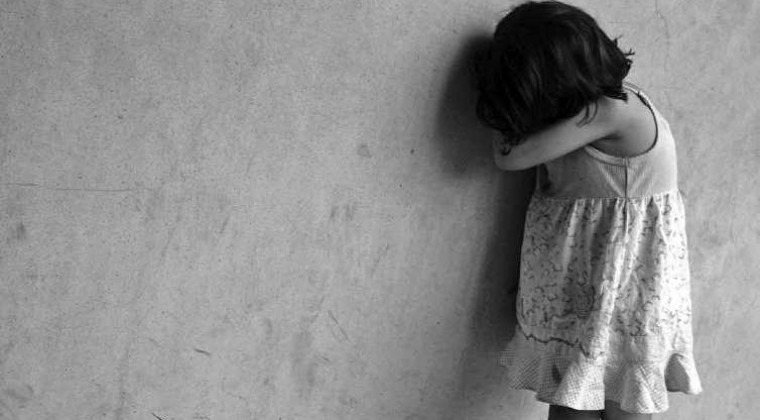 Hombre habría abusado en reiteradas ocasiones de su hija de 3 años