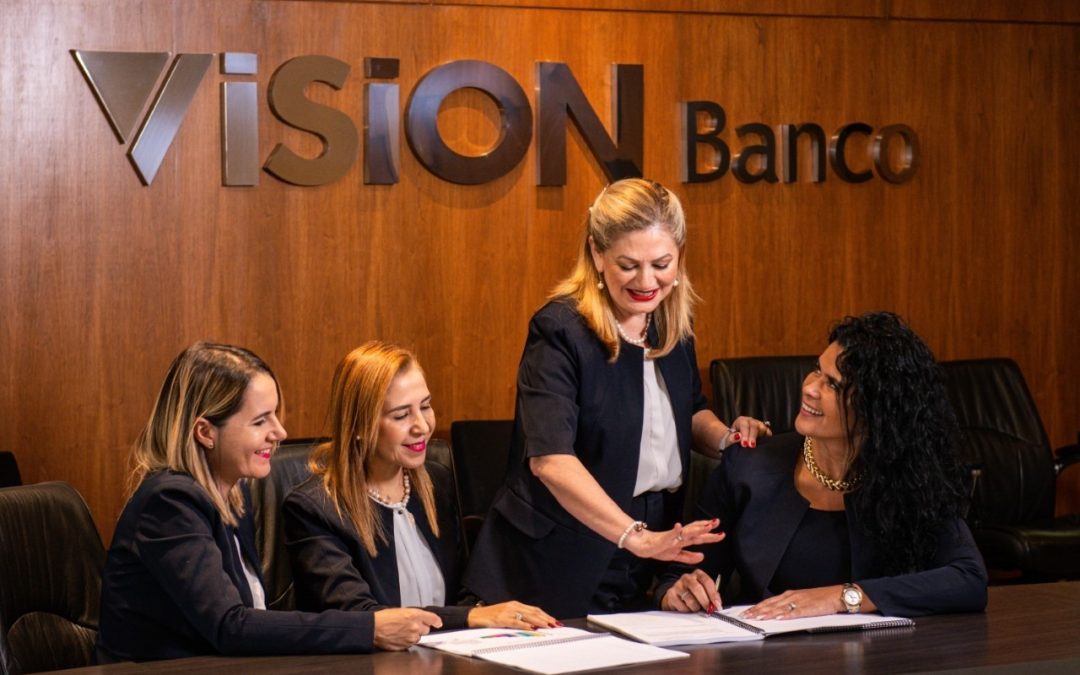 Visión Banco resalta el rol fundamental de la mujer paraguaya en su día