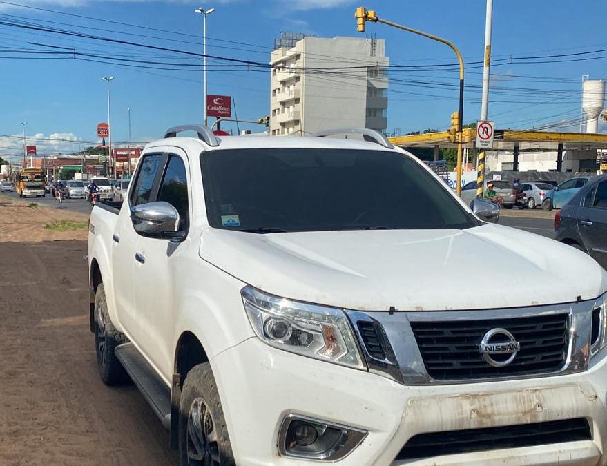 Localizan camioneta que fue robada del departamento de Ederson Salinas