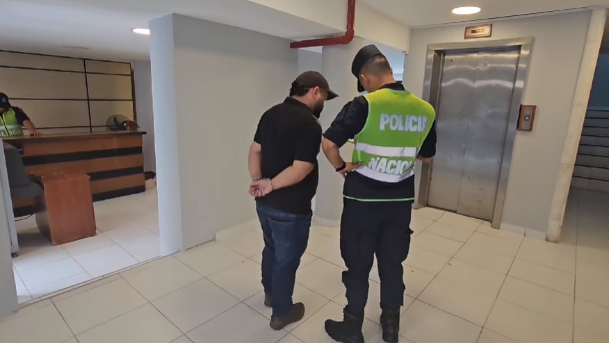 Supuesta coima: funcionario de Aduana y un policía fueron detenidos