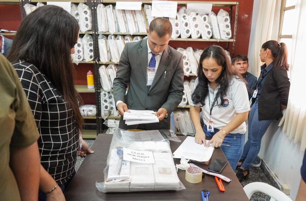 Elecciones generales: materiales electorales partieron al exterior