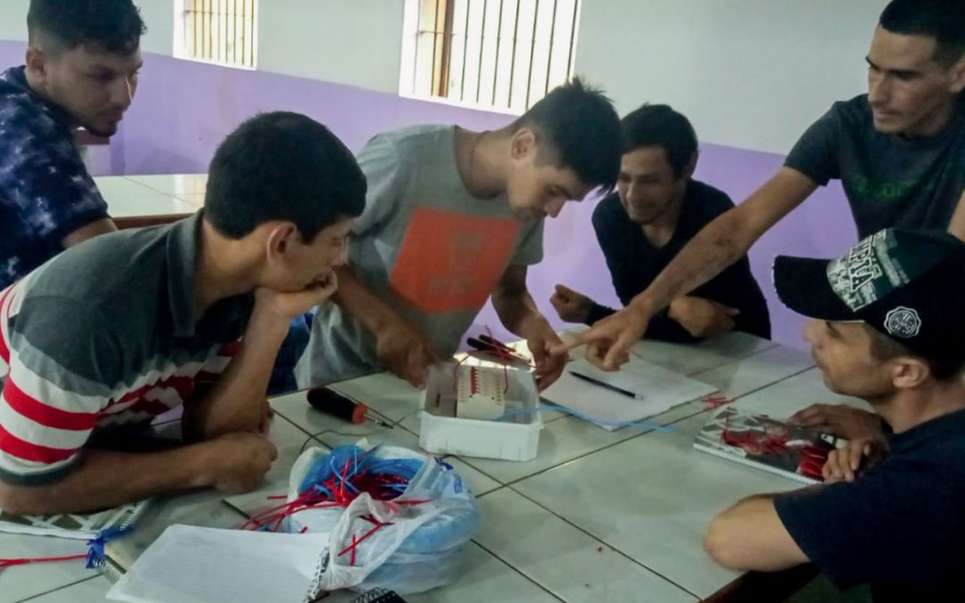 Reclusos culminan con éxito curso de electricidad