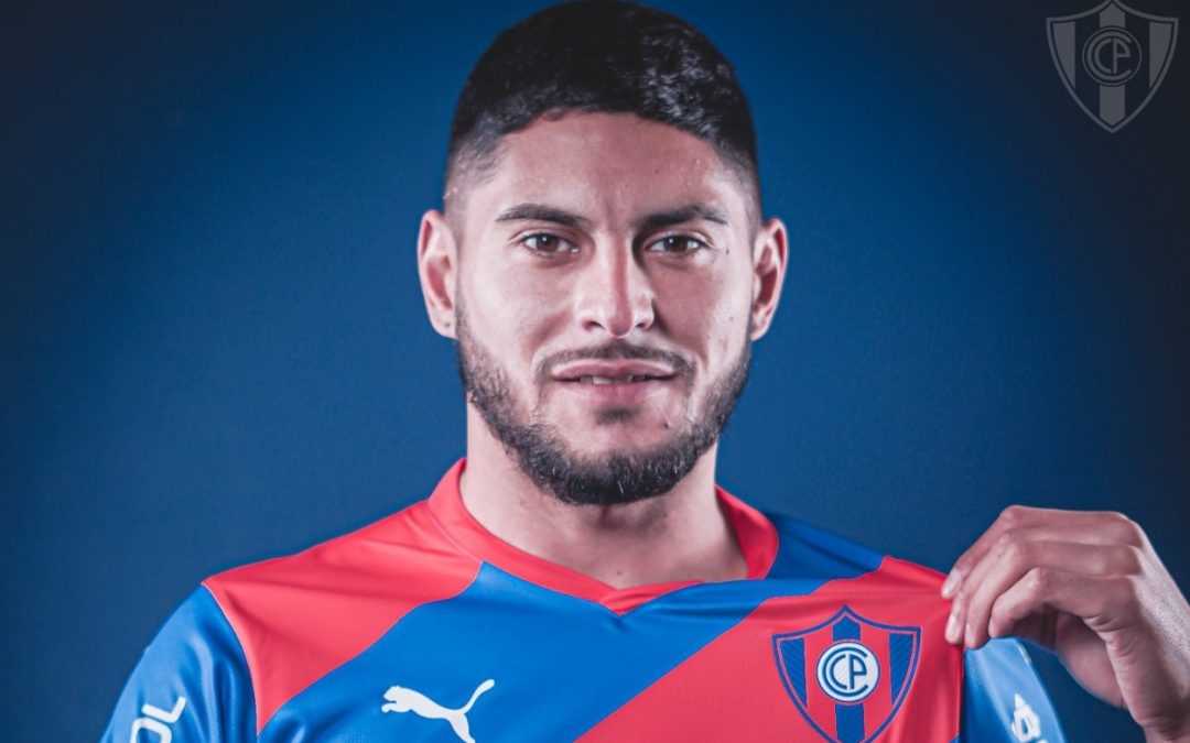 Luis Riveros fue presentado como el sexto refuerzo de Cerro