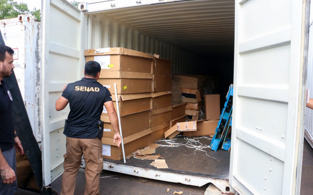 Operativo Dakovo: tras apertura de contenedor, hallan más armas largas