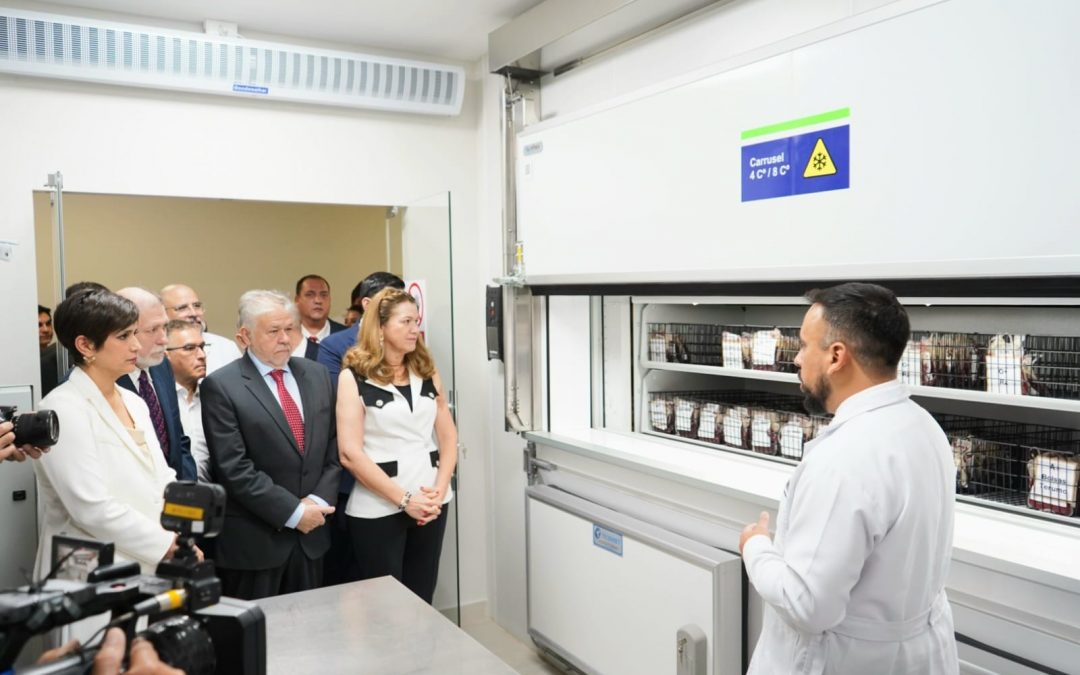 Inauguran equipo de primer nivel en el Centro Productor de Sangre de IPS