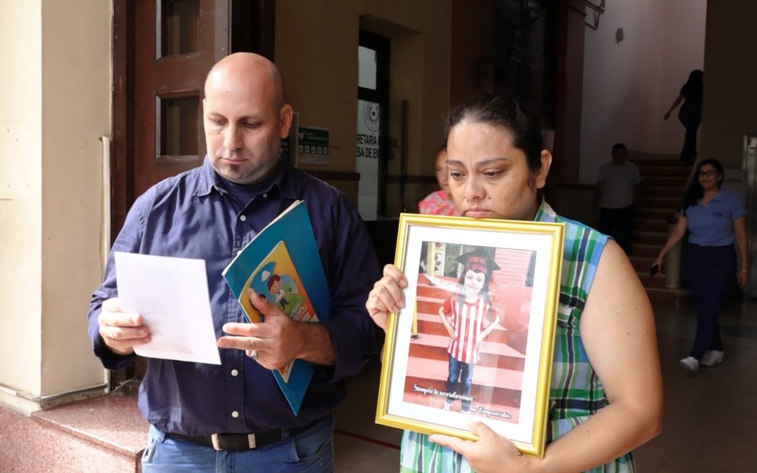 “Justicia para Amaya”: padres de niña fallecida por dengue denuncian negligencia médica